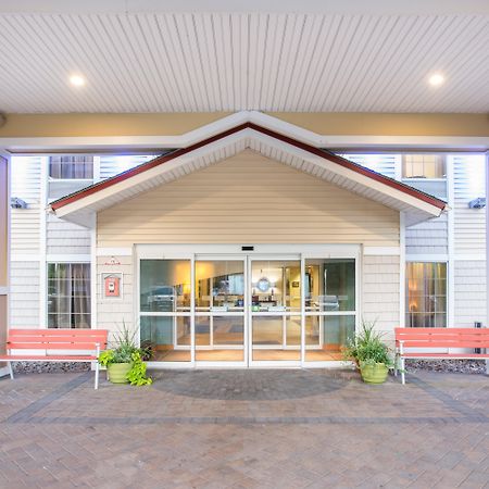 Holiday Inn Express Hotel & Suites Brattleboro By Ihg Bagian luar foto