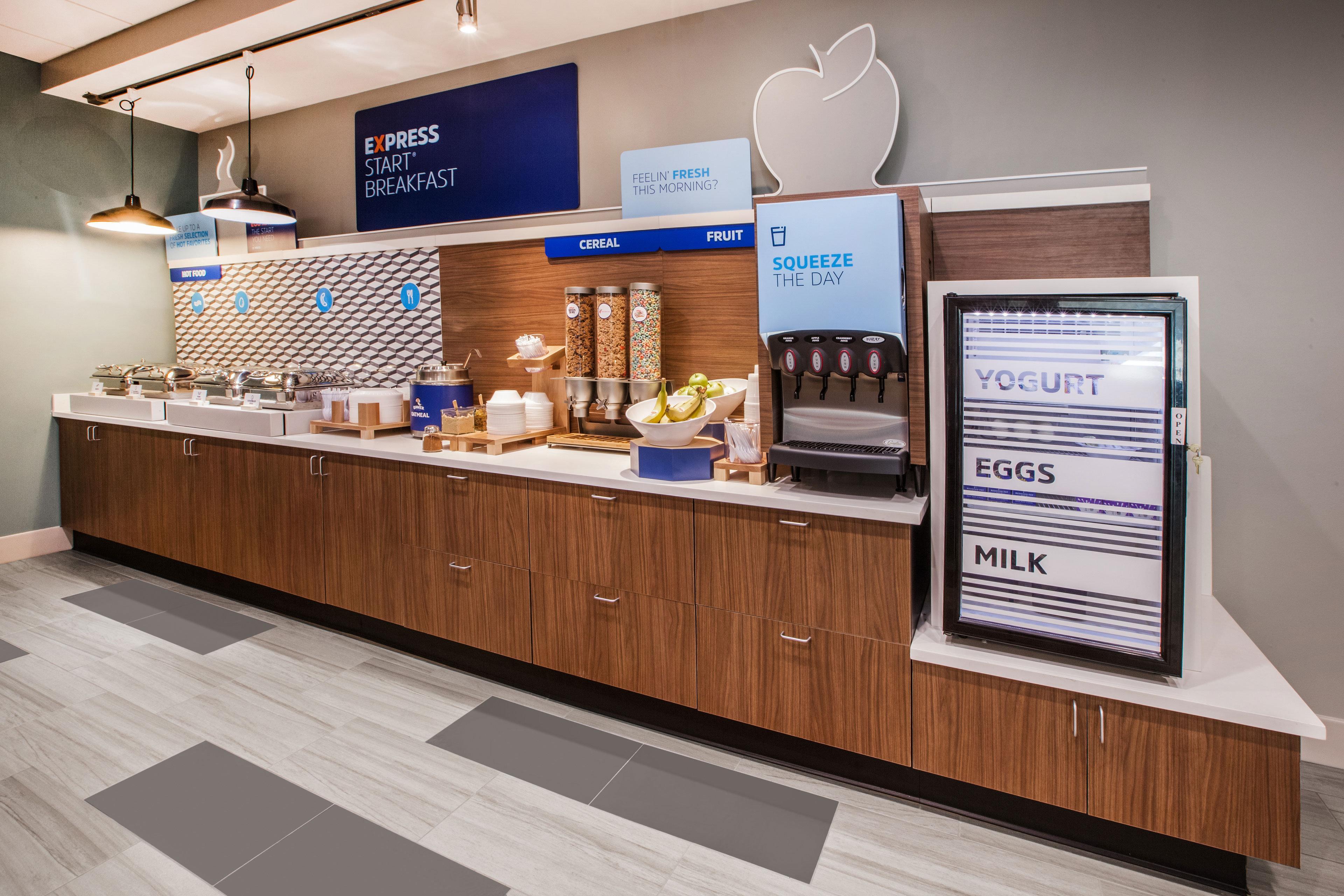 Holiday Inn Express Hotel & Suites Brattleboro By Ihg Bagian luar foto