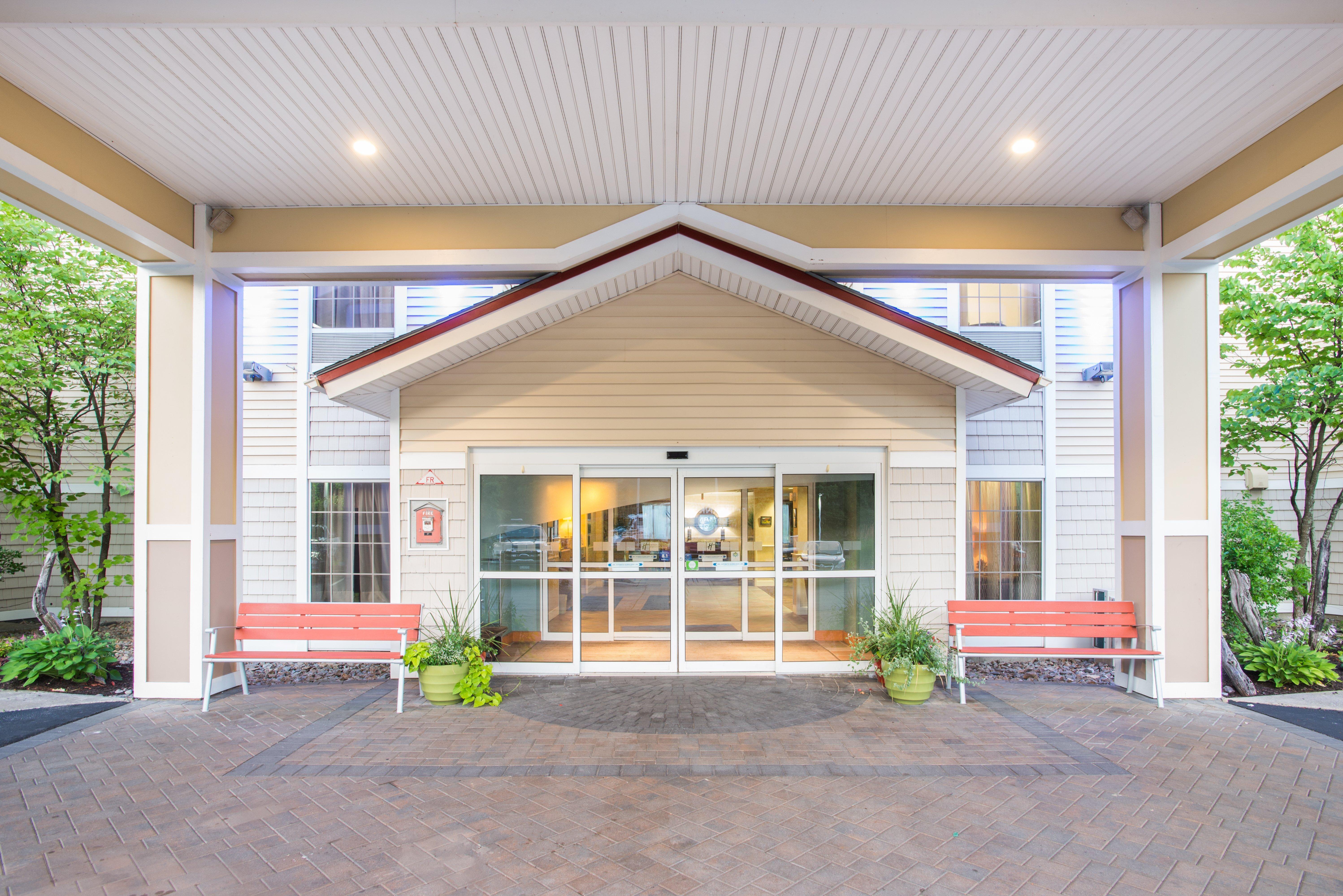 Holiday Inn Express Hotel & Suites Brattleboro By Ihg Bagian luar foto