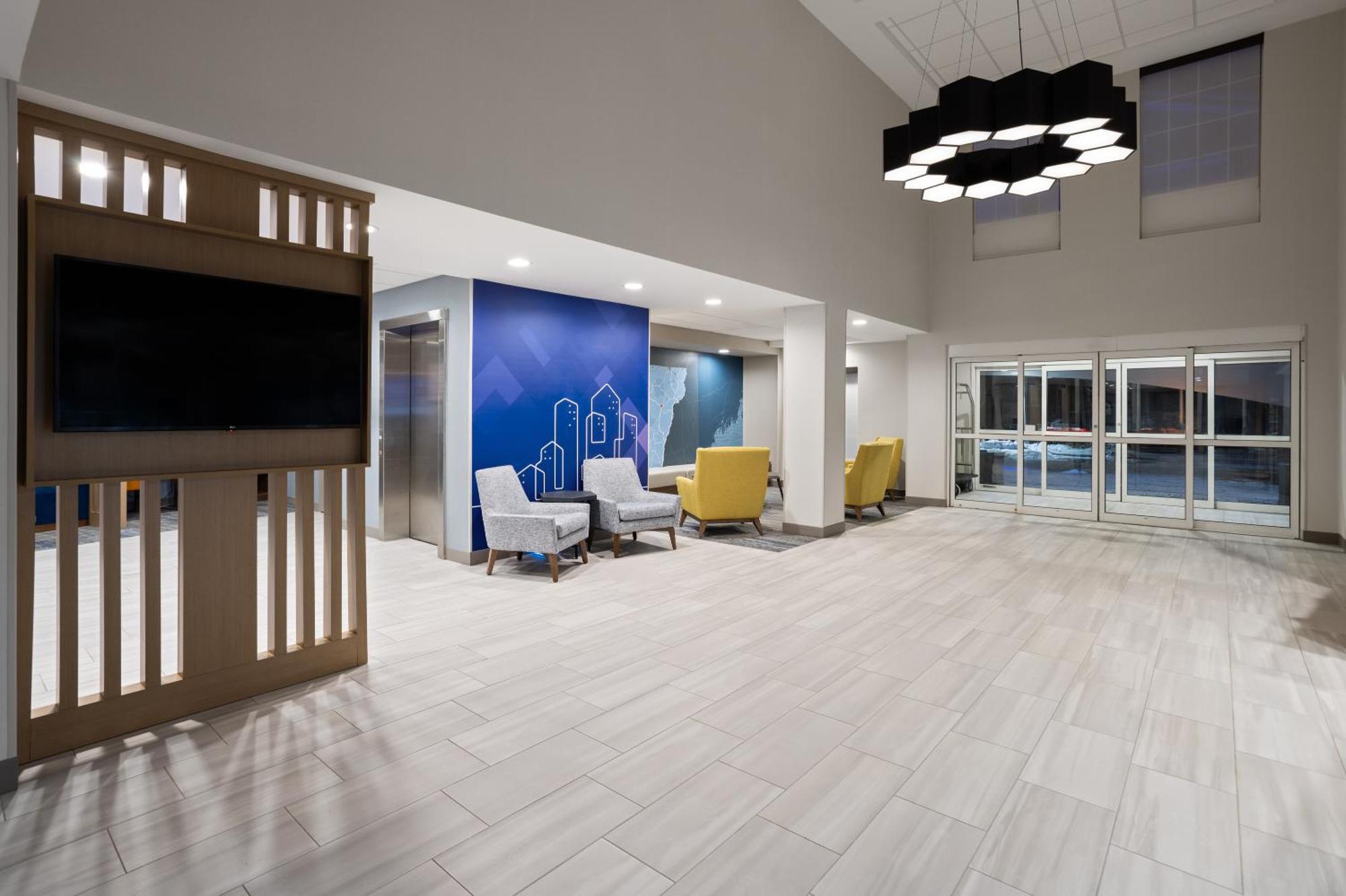 Holiday Inn Express Hotel & Suites Brattleboro By Ihg Bagian luar foto