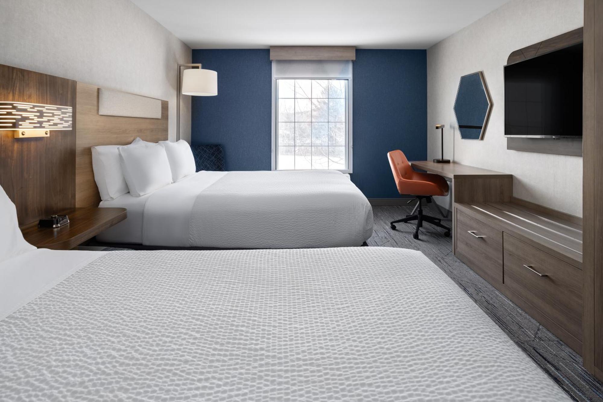 Holiday Inn Express Hotel & Suites Brattleboro By Ihg Bagian luar foto
