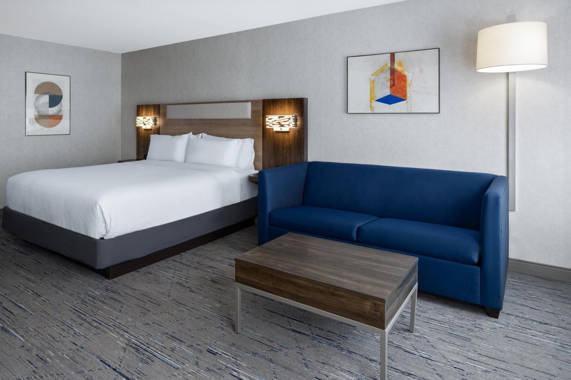 Holiday Inn Express Hotel & Suites Brattleboro By Ihg Bagian luar foto