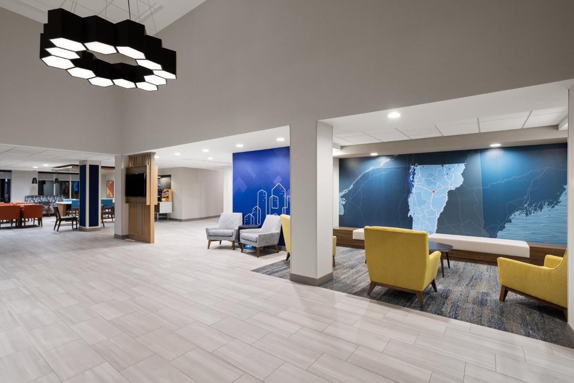 Holiday Inn Express Hotel & Suites Brattleboro By Ihg Bagian luar foto