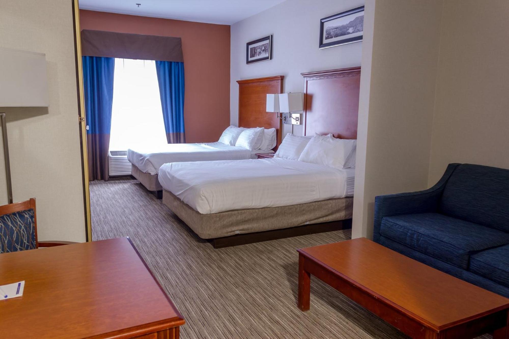 Holiday Inn Express Hotel & Suites Brattleboro By Ihg Bagian luar foto