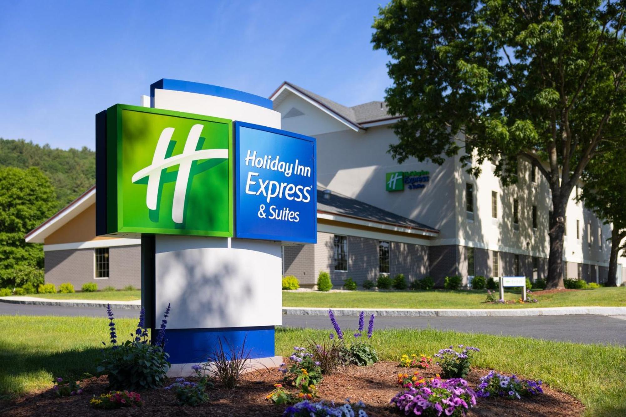 Holiday Inn Express Hotel & Suites Brattleboro By Ihg Bagian luar foto
