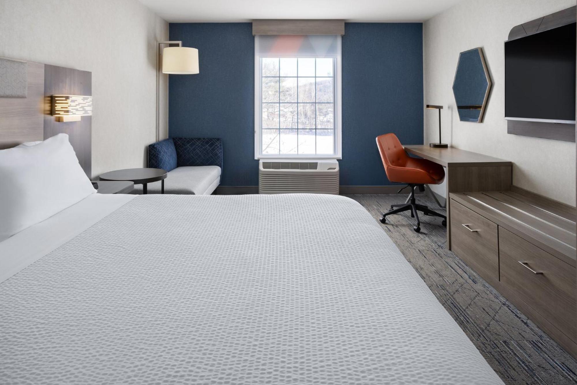 Holiday Inn Express Hotel & Suites Brattleboro By Ihg Bagian luar foto